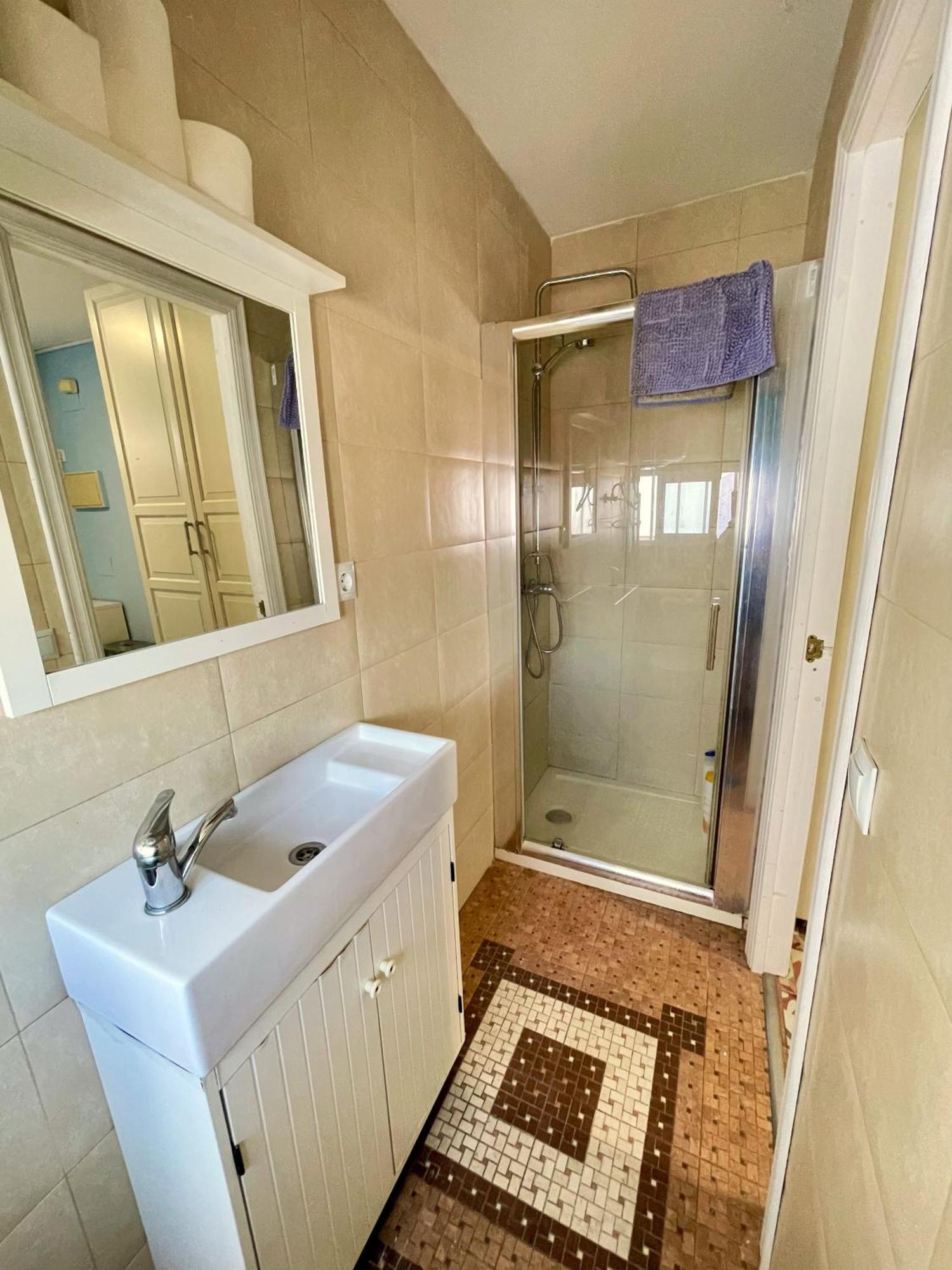 Apartment Rv- Little Blue House - Mentidero